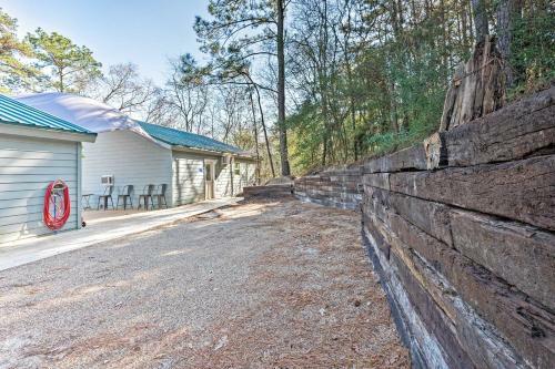 Crockett Lakeside Hideaway With Deck - 12 Mi To Town