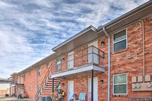 Cozy Apartment Less Than 2 Mi To Dtwn Denton Square!