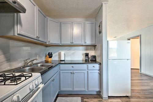 Cozy Apartment Less Than 2 Mi To Dtwn Denton Square!