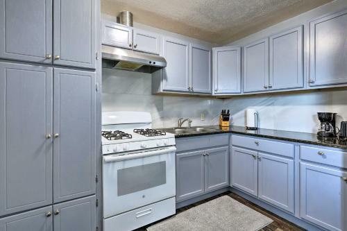 Cozy Apartment Less Than 2 Mi To Dtwn Denton Square!