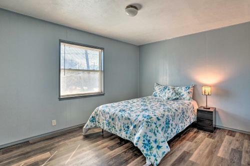 Cozy Apartment Less Than 2 Mi To Dtwn Denton Square!