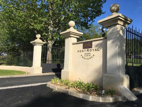 Apartamento Studio Sur Le Domaine Du Golf de Pont Royal