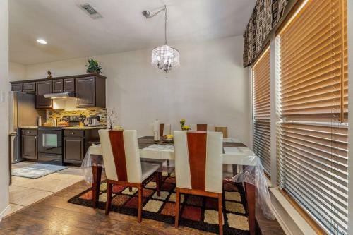 Apartamento Spacious 3 Bedroom Home! Close To Six Flags!