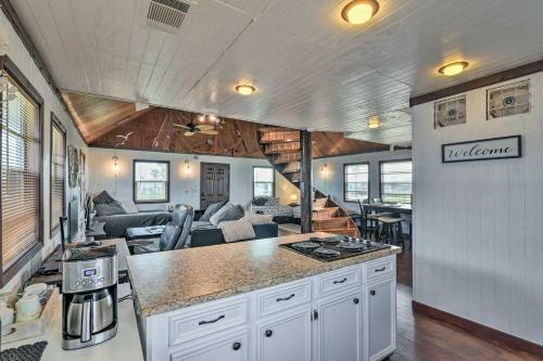 Apartamento Coastal Cottage - 3 Blocks To Surfside Beach!