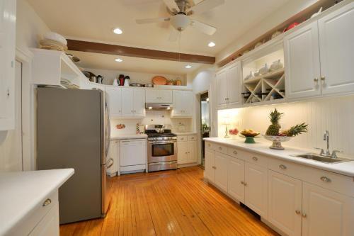 Quintessentials Bed And Breakfast And Spa