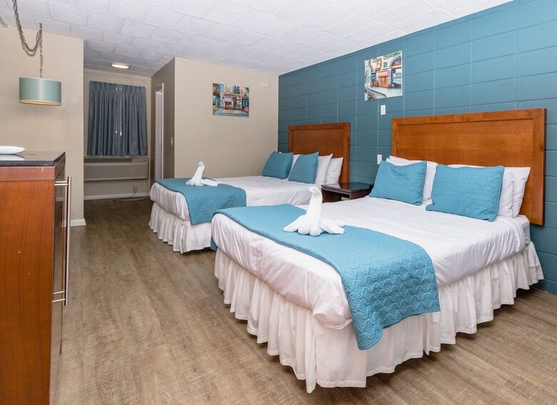 Charlroy Motel