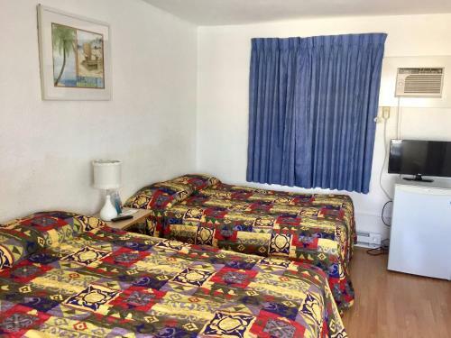 White Caps Motel