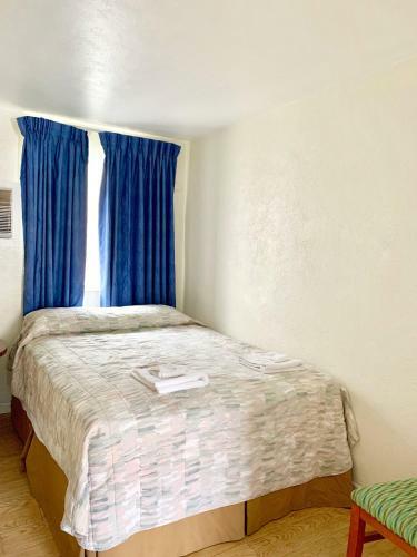 White Caps Motel