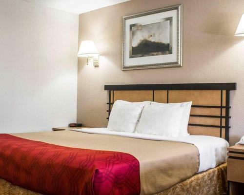 Hotel Econo Lodge Colonie Center Mall