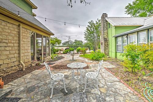 The Lilly House Historic Glen Rose Getaway!