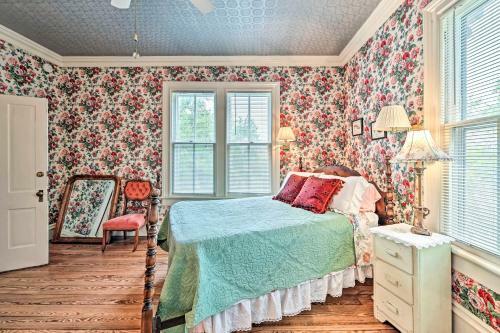 The Lilly House Historic Glen Rose Getaway!
