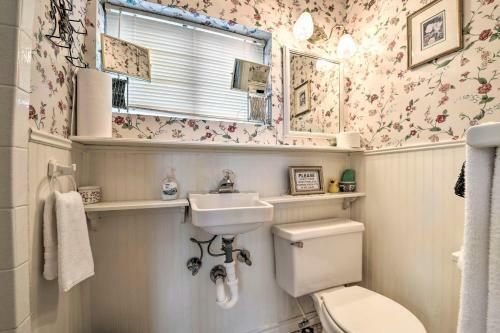 The Lilly House Historic Glen Rose Getaway!