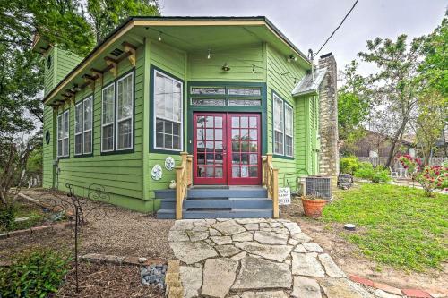 The Lilly House Historic Glen Rose Getaway!