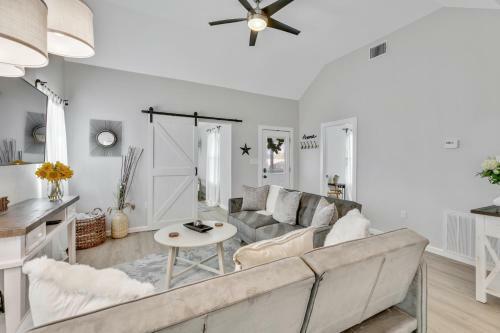 New! Stunning Haus With Hot Tub, Grill & Fire Pit!