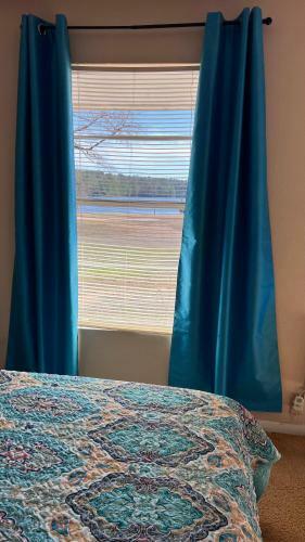 Alpine Lakeview Motel Room