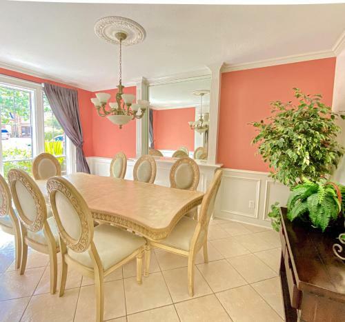 Colonial Chic Home