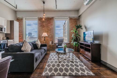 Regal Stays Corporate Apartments - Downtown Dallas