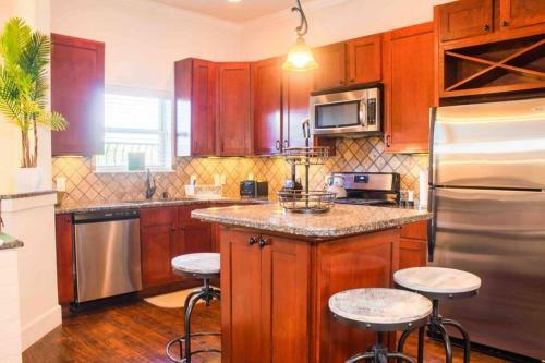 Apartamento New Modern Townhome Near Downtown Private Garage