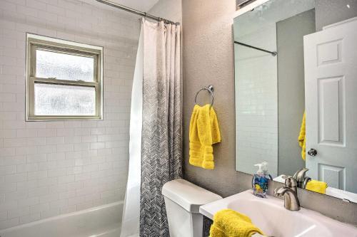Pet-friendly Dallas Digs About 4 Mi To Downtown!