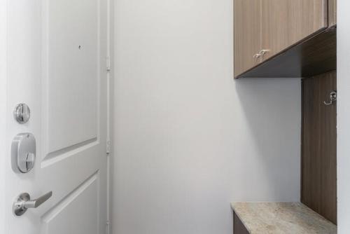 Bright Chic 1br Apartment By Stay Gia