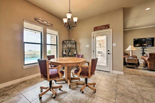 Upscale La Vernia House 30 Mi To San Antonio