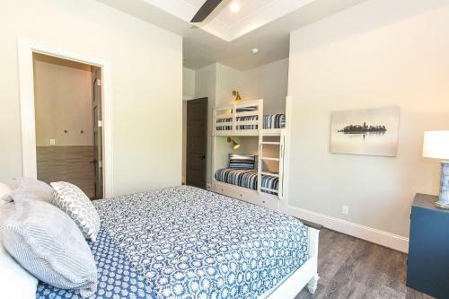 Wake And Roll Plus - The Ultimate Luxury Lake Lbj Escape