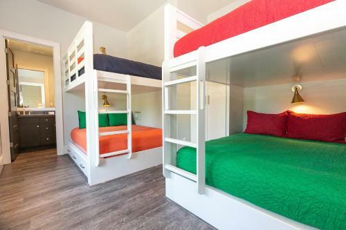 Wake And Roll Plus - The Ultimate Luxury Lake Lbj Escape