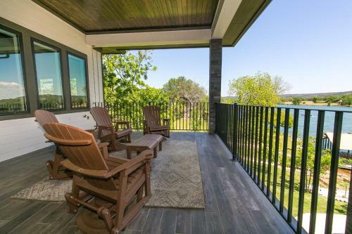 Wake And Roll Plus - The Ultimate Luxury Lake Lbj Escape