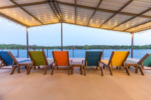 Wake And Roll Plus - The Ultimate Luxury Lake Lbj Escape