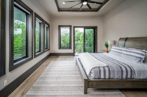 Wake And Roll Plus - The Ultimate Luxury Lake Lbj Escape