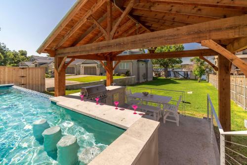 Campa Pajama Lakeside Getaway