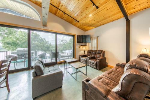 River Oaks Lookout - Unit B
