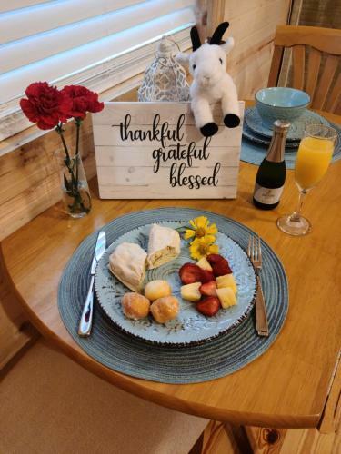 Fancy Goat Boutique And B&b-new Rustic Cabins Nestled On Main