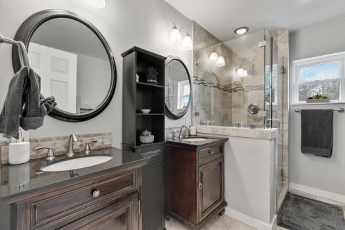 Gorgeous Home Near Wineries With Hot Tub And Fire Pit