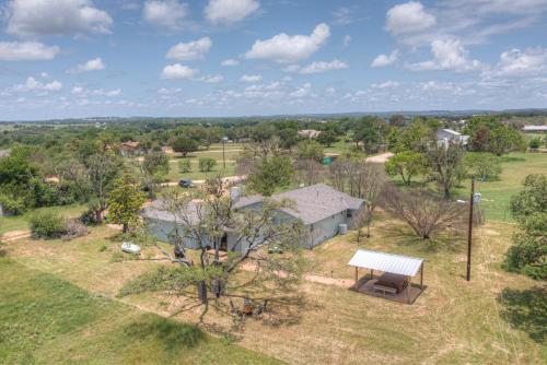 Gorgeous Home Near Wineries With Hot Tub And Fire Pit