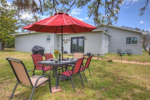 Gorgeous Home Near Wineries With Hot Tub And Fire Pit