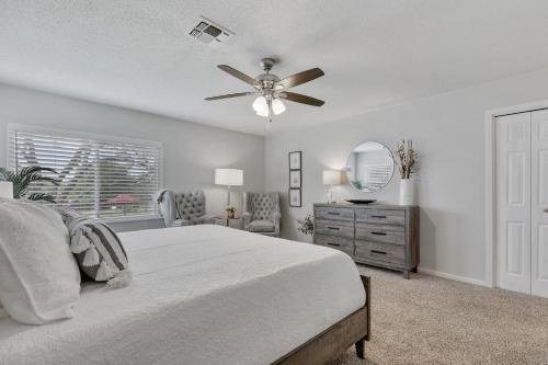 Gorgeous Home Near Wineries With Hot Tub And Fire Pit