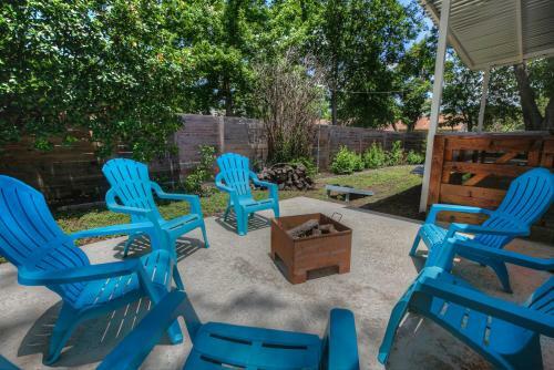 New Gorgeous Home Near Main St With Firepit And Grill