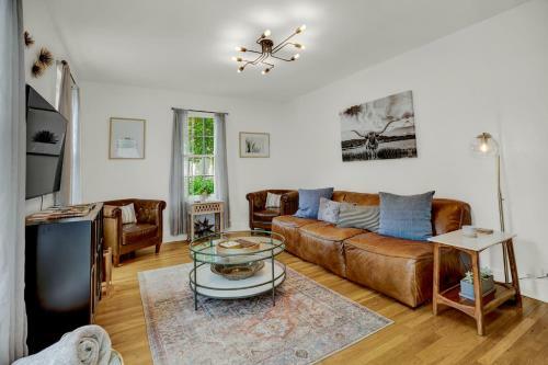 New Gorgeous Home Near Main St With Firepit And Grill