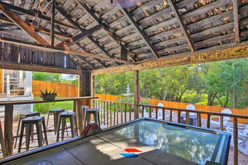 Charmed Haus Relaxing Retreat Near Downtown