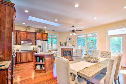 Charmed Haus Relaxing Retreat Near Downtown