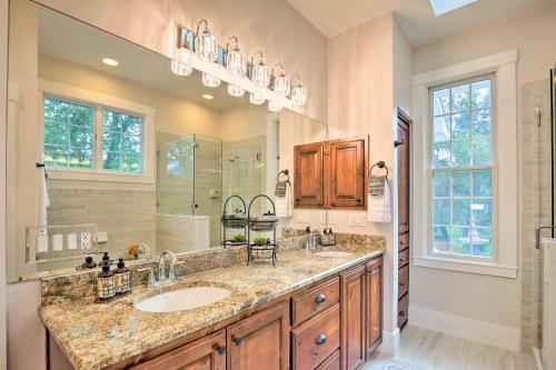 Charmed Haus Relaxing Retreat Near Downtown