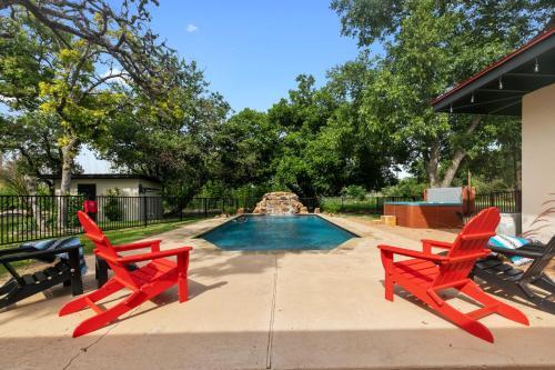 New Luxurious Home With Pool And Hot Tub