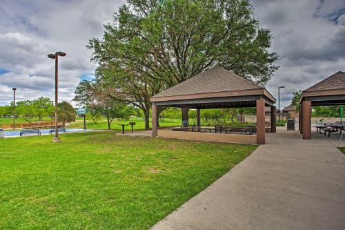 Apartamento Charming Apt - 15 Miles To Downtown Dallas!