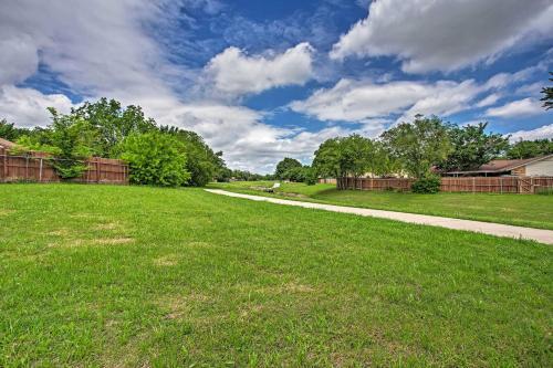 Apartamento Charming Apt - 15 Miles To Downtown Dallas!