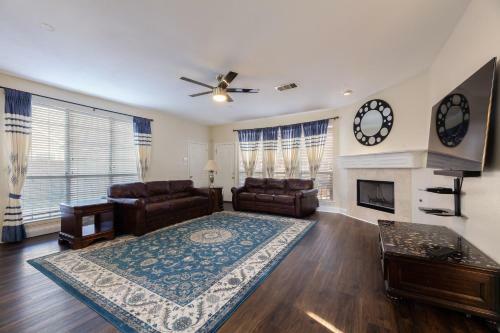 Blissful And Lavish 4 Bedrooms Home With Jacuzzi