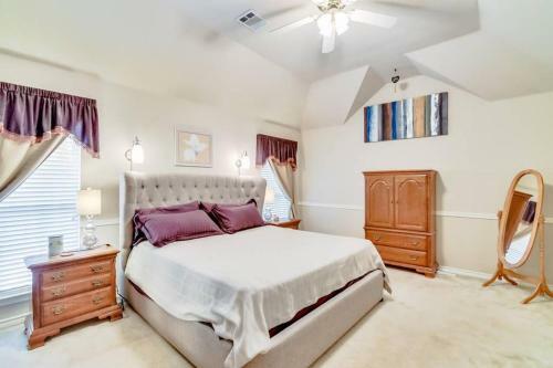 Private Pool W/full Amenities By Bld & Joe Pool Lk
