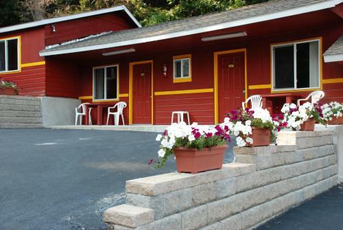 Hotel Flamingo Resort On Lake George