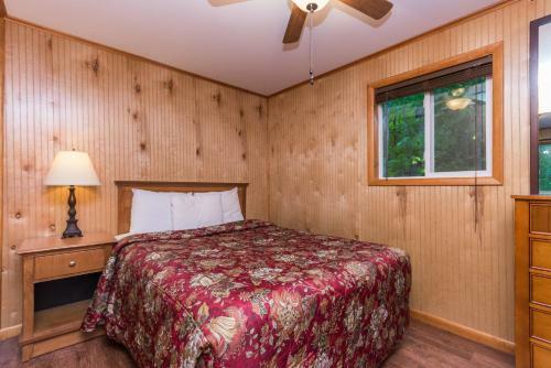 Hotel Flamingo Resort On Lake George