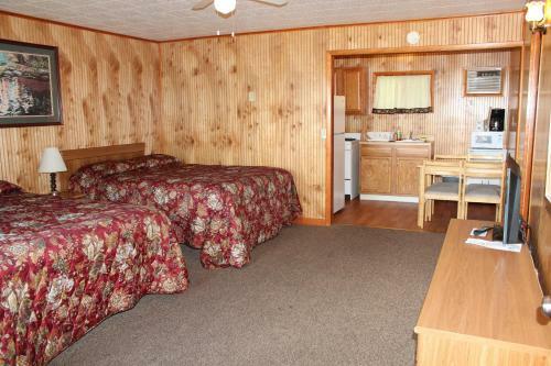 Hotel Flamingo Resort On Lake George